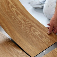 SÀN NHỰA GỖ KẾT HỢP KEO DÁN SẴN TIỆN LỢI  SN 19