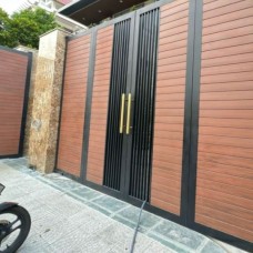 Lắp đặt cửa sắt ốp gỗ nhựa uy tín tại Biên Hòa