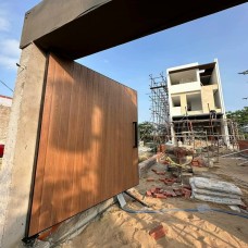 Nhận Thi Công Cổng Ốp Gỗ Nhựa Uy Tín Tại Linh Đông - Thủ Đức